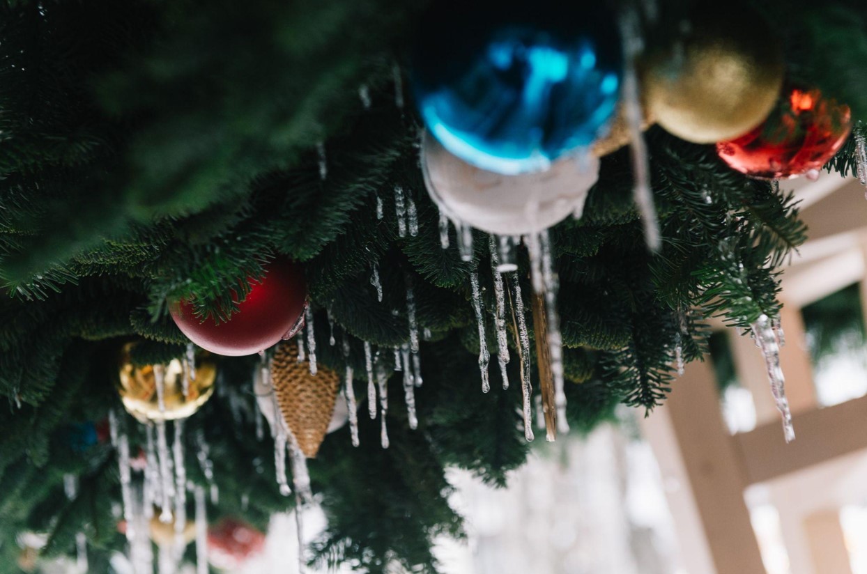 Beautiful and Space-Saving Table Top Christmas Trees